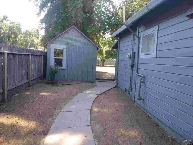 Photo - BEAUTIFUL HOME ON LARGE LOT W/ ADDITIONAL OFFICE SPACE