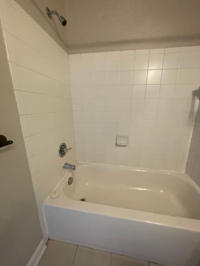 Photo - 17-1731 Momen Unit 17-1731 - A