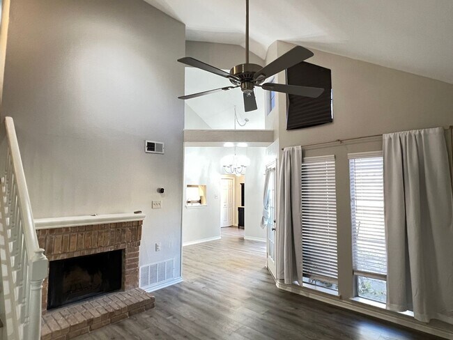 Photo - 10913 Gable Dr