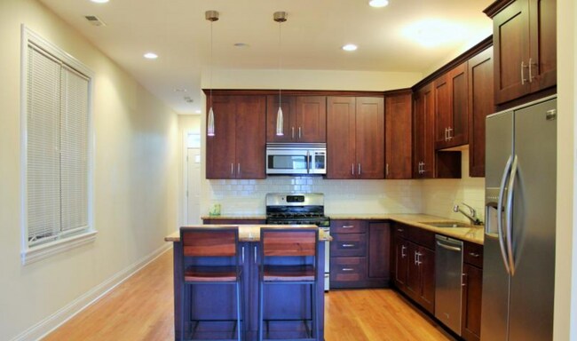 Photo - 1401 W Altgeld St Unit 2