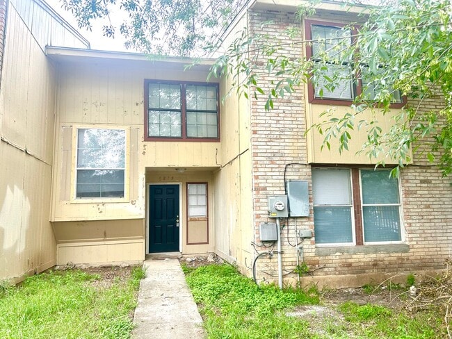Building Photo - *COMING SOON* 2-Story 3 Bedroom / 2 Bath Home Near Randolph AFB!