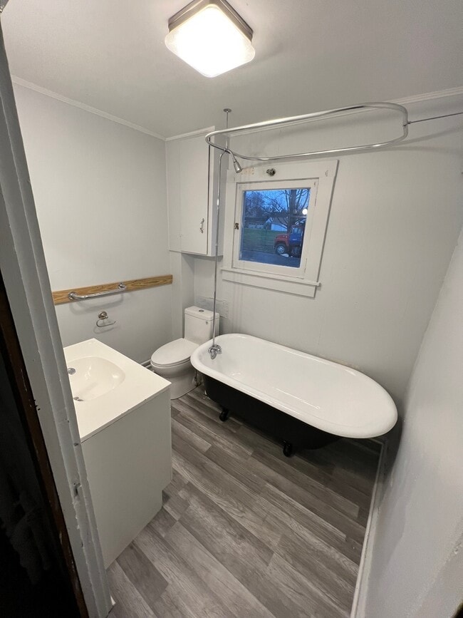 Photo - 642 Dryden Rd