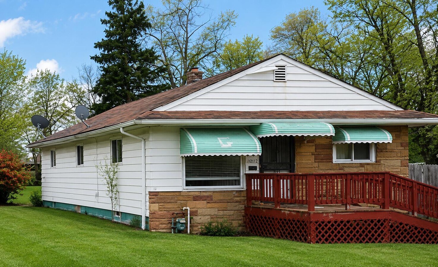 Photo - 12112 Oakfield Ave