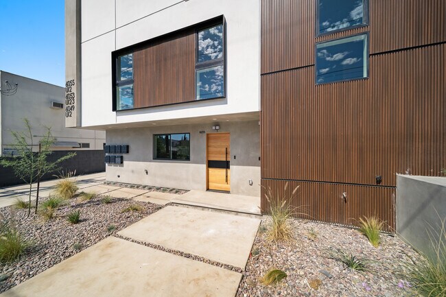 Photo - 6049 Craner Ave