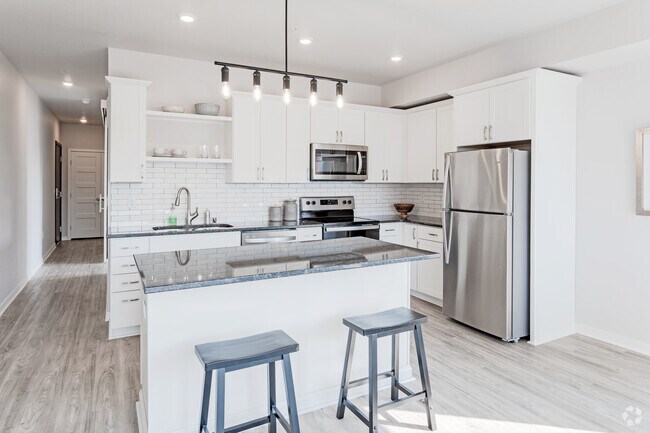 1BR, 1BA - Plan I 748 SF