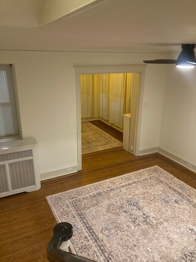 Photo - 4949 Sansom St