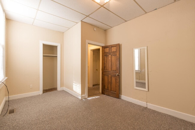 Photo - 628 University