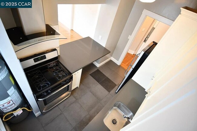 Photo - 3040 Telegraph Ave Unidad 6