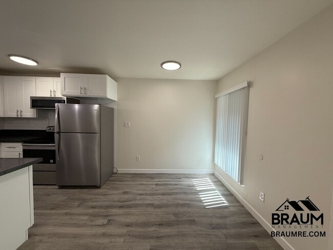 Photo - 5611 Fulcher Ave Unidad 3