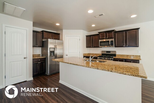 Photo - 4691 Woodford Cir