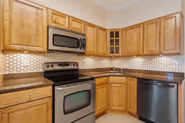 Building Photo - 1016 Willow Ave Unit 301 Rental