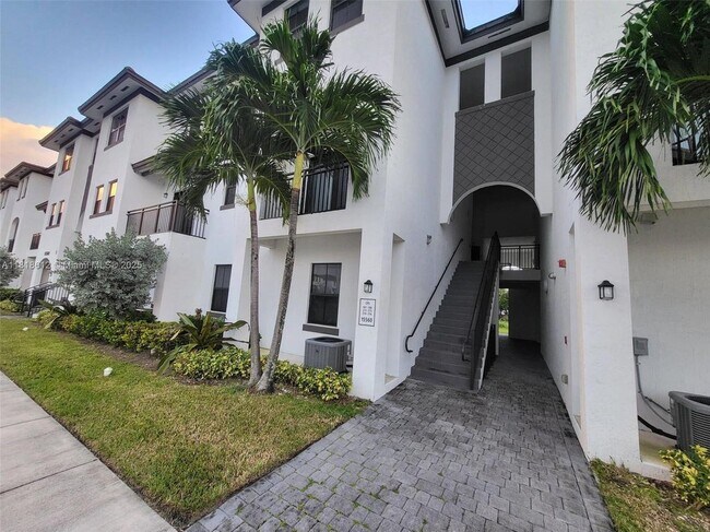 Building Photo - 15560 SW 136th St Rental
