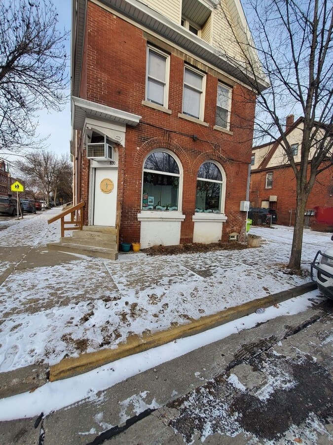 Photo - 800 E Chambers St./3010 N Fratney St. (6 Unit)