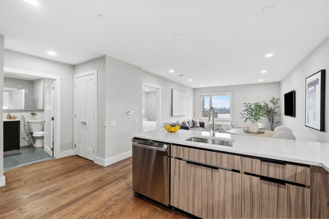 Photo - 60 68th St Unit 201