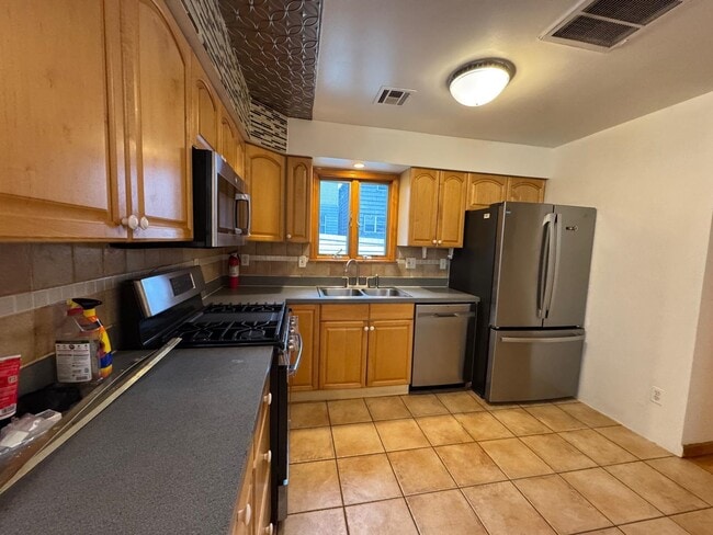 Photo - 162 W 53rd St Unit 2