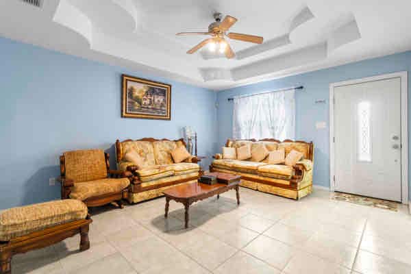 Photo - 5001 Retama St