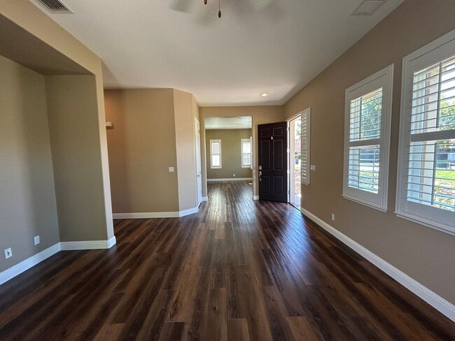 9456 Vintner Cir