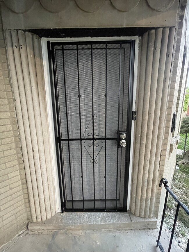 Building Photo - 10159 S King Dr Rental