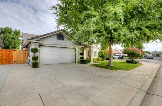 Photo - 2898 E Pryor Dr