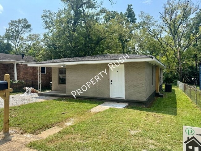 Photo - 1718 Portland St Unit B