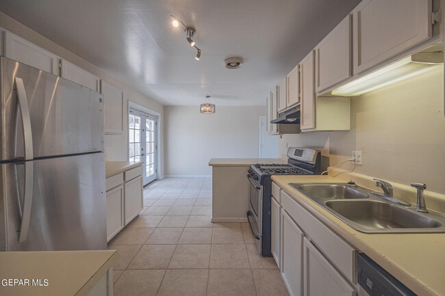 Photo - 1504 Nueces Way