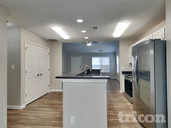 Photo - 2103 Wexford Way