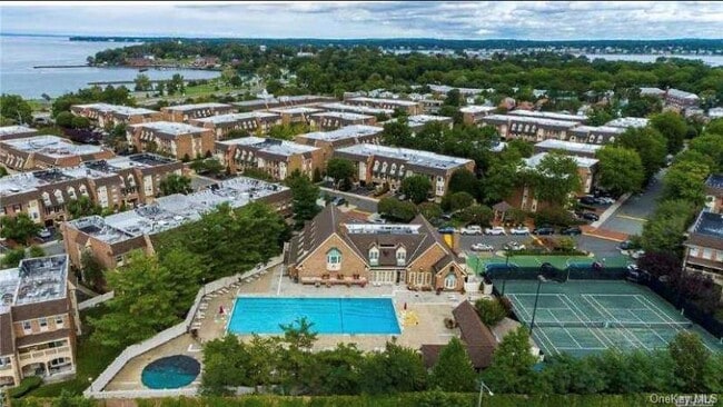 Building Photo - 205-32 Brian Crescent Unit 1