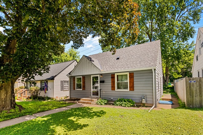 Photo - 2809 Brunswick Ave S