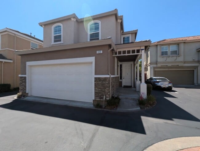 Well-Appointed Fairfield 3/2.5 Home with E... - Well-Appointed Fairfield 3/2.5 Home with E...
