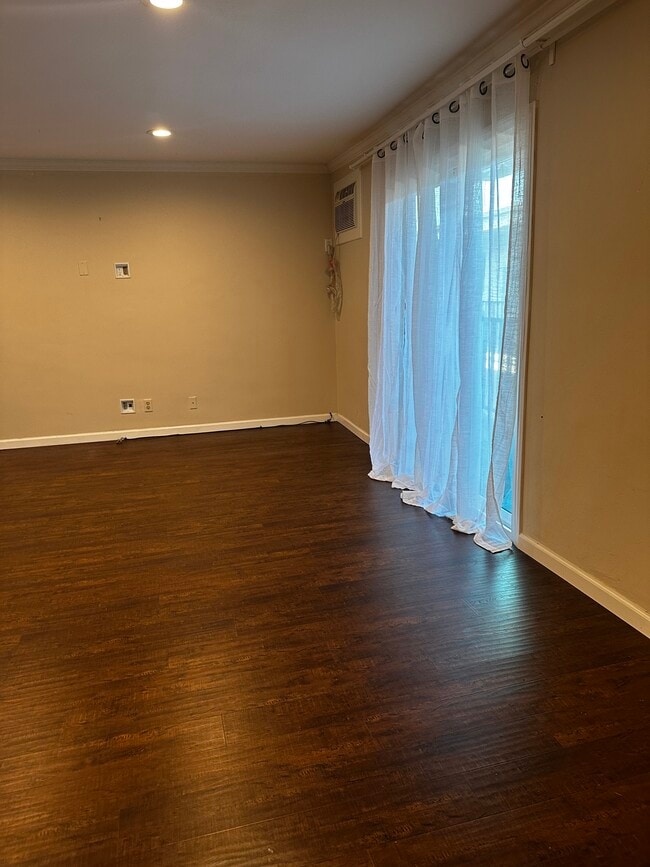 living room - 1770 Ximeno Ave Unit #318 Coast Plaza