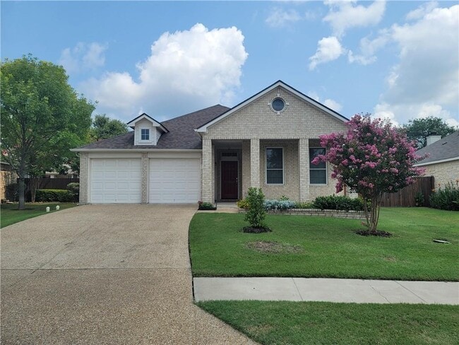 Building Photo - 208 Hummingbird Ln