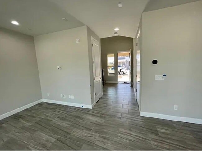 Photo - 628 W Derringer Way