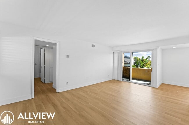 Building Photo - Newly Renovated 1 Bed / 1 Bath in Gated El Segundo Community – Pool, Gym, Parking & Prime Location