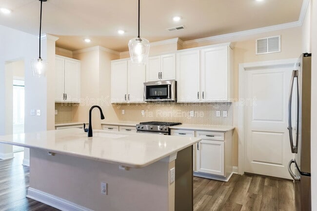 Photo - 616 Mount Blanc Way