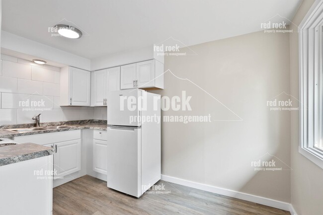Photo - 2422 E Diamond Ave