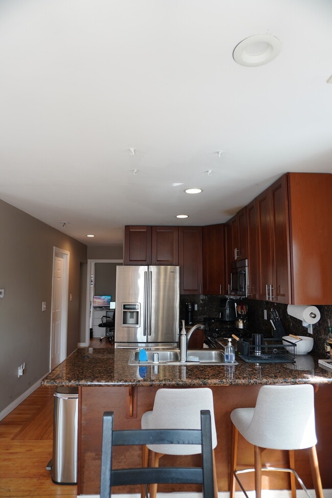 Kitchen Eat at Counter - 1813 Oliver Ave Unit 2BD-2ndFl