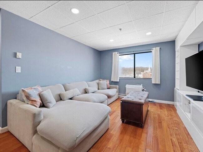 Photo - 64 Foster St Unit 403