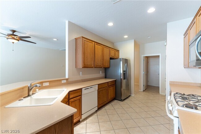 Photo - 2362 Ecliptic St