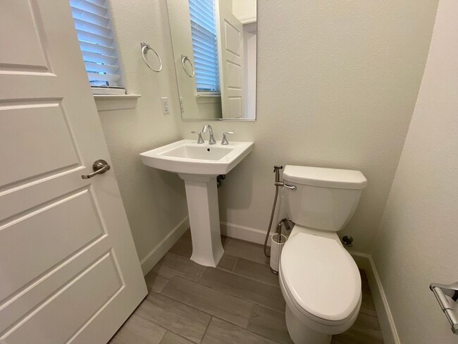 Photo - Gorgeous 3 bedroom 2.5 bath home in Northlake community