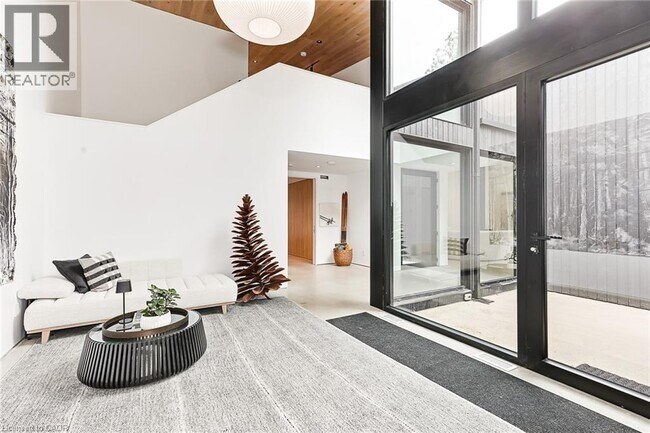 Photo - 112 Martin Grv