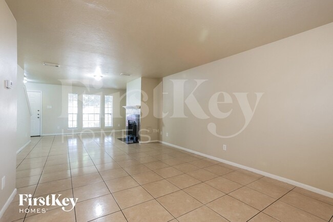 Photo - 19931 Arrowsmith Dr