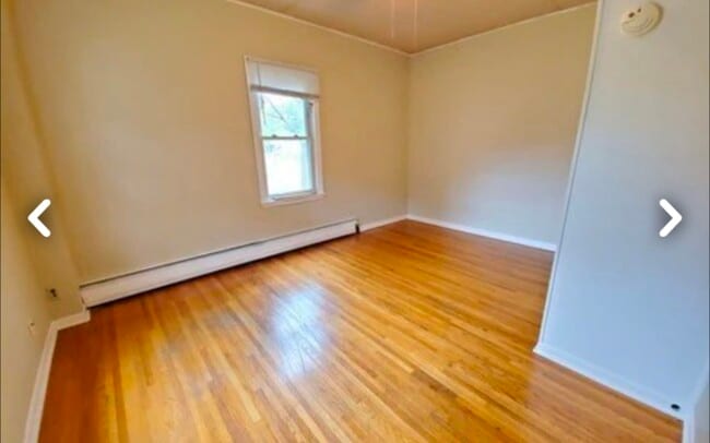 Building Photo - 627 7th Ave S