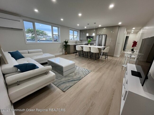 Photo - 1217 Ocean Ave Apartamento Unidad B11