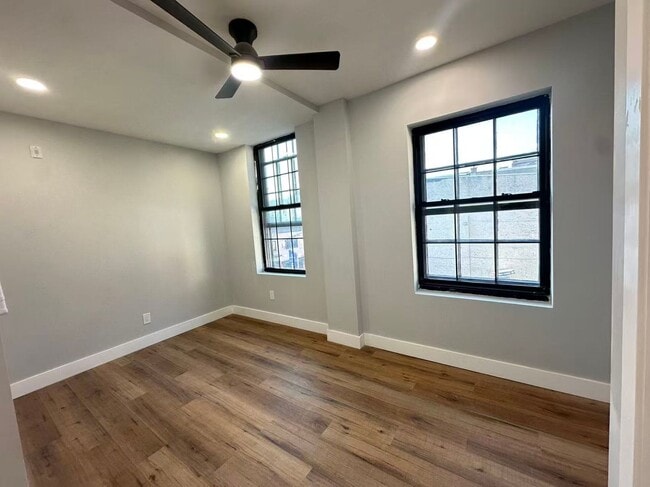 Building Photo - 1407-11 Point Breeze Ave Unit 401