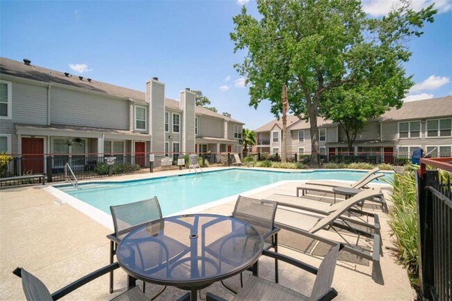 Photo - 12800 Woodforest Blvd Apartamento Unidad N2305