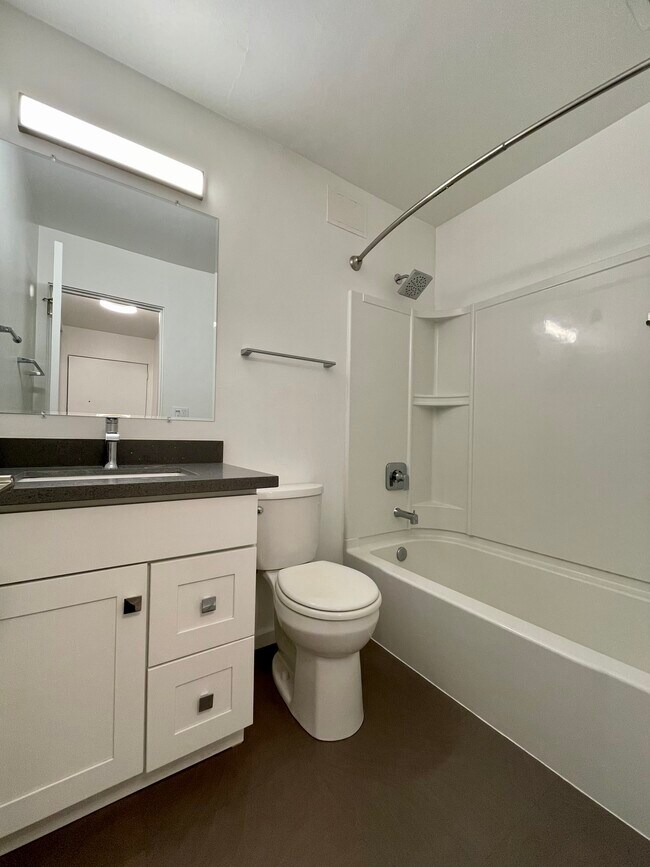 Photo - Bellevue Manor Apartements