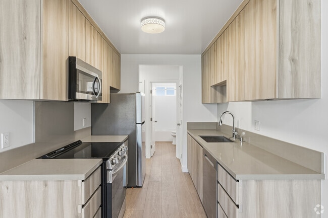 1BR, 1BA - 600SF - Kitchen