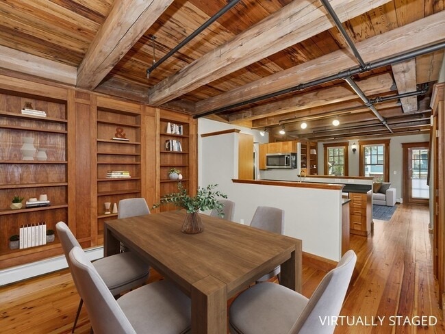 Photo - 253 River St