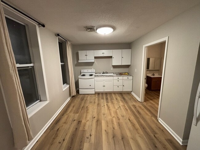 Photo - 1522 Main St Unit 3