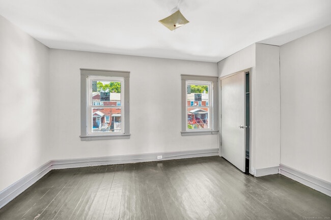 Photo - 84 Ives St